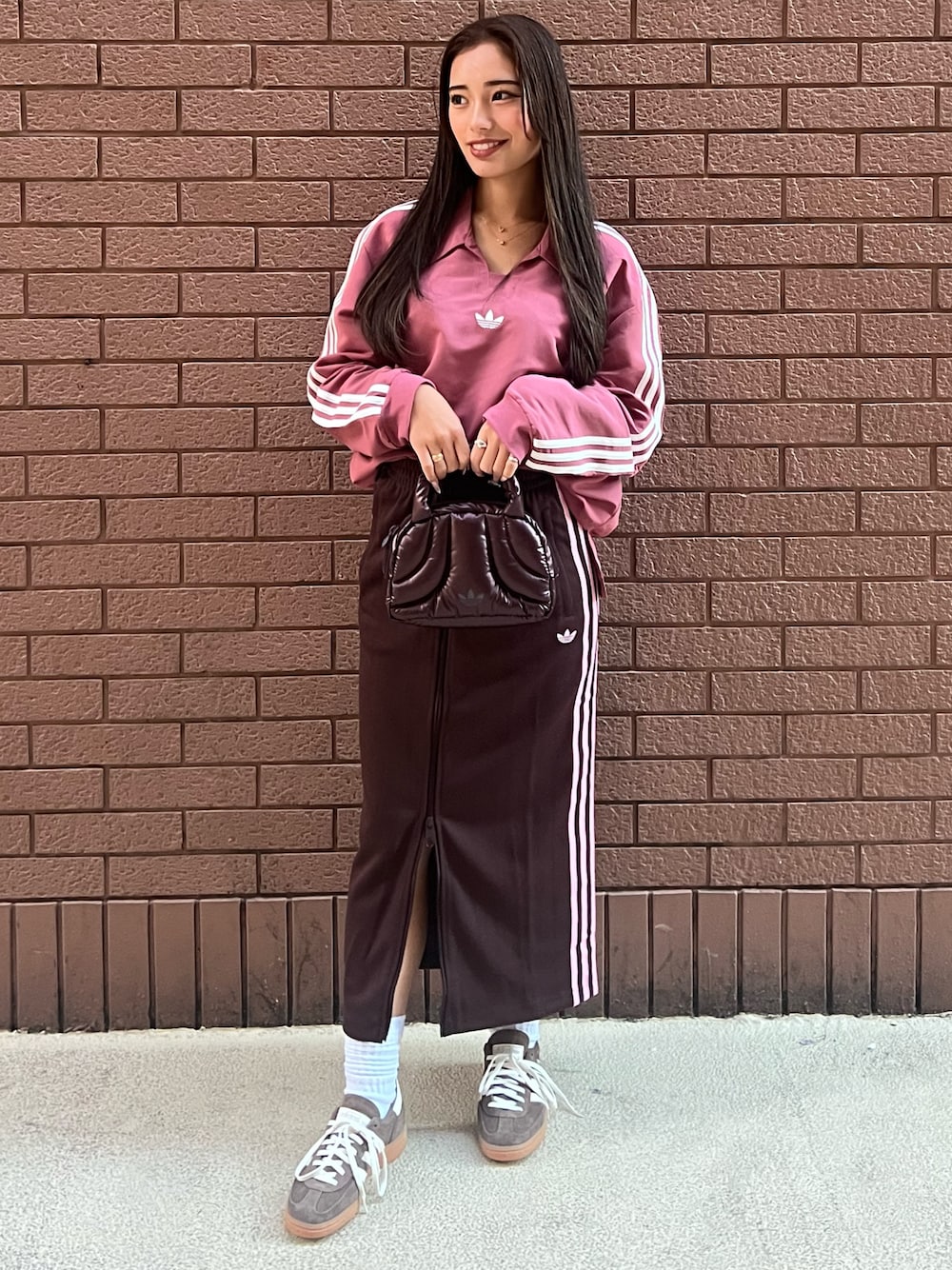 adidas（アディダス）の「ミニ ボーリングバッグ メタリック