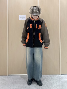 「アイテム（キーホルダー）」を使った、mikuさん（レディース・163cm）の秋コーディネート