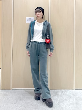 「アイテム（キーホルダー）」を使った、mikuさん（レディース・163cm）の秋コーディネート
