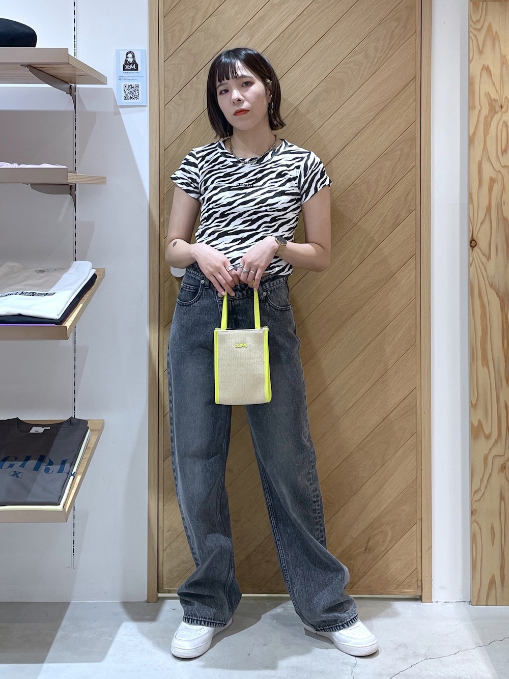 mikuさんの「EMBROIDERED MILLS LOGO S/S BABY TEE/ミルズロゴ刺繍　チビT（X-girl）」を使ったコーディネートの1枚目の写真