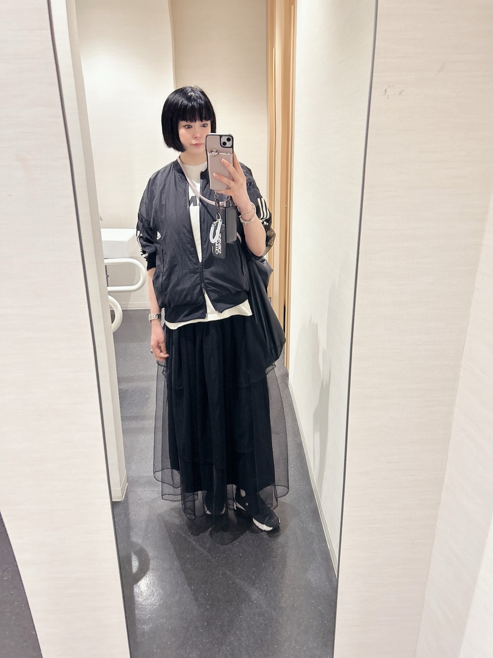 「noir kei ninomiyaのアイテム（スカート、ブラック系）」を使った、nya1210mさん（レディース・153cm）の夏コーディネートの1枚目の写真