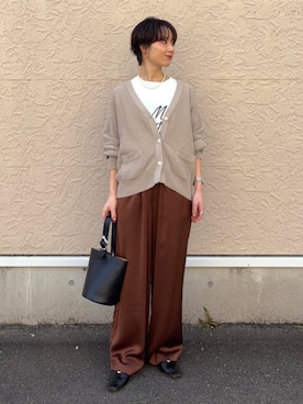 「SHIPS Colors（シップス カラーズ）のSHIPS Colors:ニュアンスバックル ミニ バケット◇（ハンドバッグ、ブラック系）」を使った、久米さん（レディース・153cm）の春コーディネート