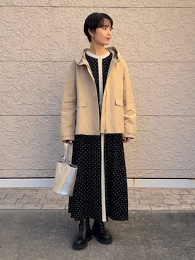 「SHIPS Colors（シップス カラーズ）のSHIPS Colors:ニュアンスバックル ミニ バケット◇（ハンドバッグ、シルバー系）」を使った、久米さん（レディース・153cm）の春コーディネート