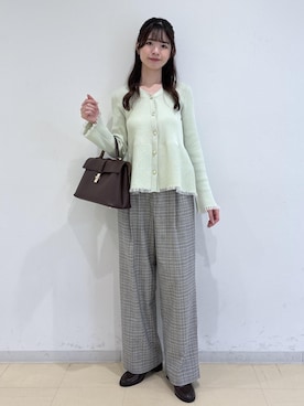 「Juze（ジュゼ）のメタルロゴヒールローファー（ローファー、ブラウン系）」を使った、yukm22さん（レディース）の秋コーディネート