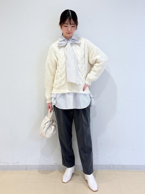 リボン付きバックシャーリングシャツ（シャツ/ブラウス）｜VIS