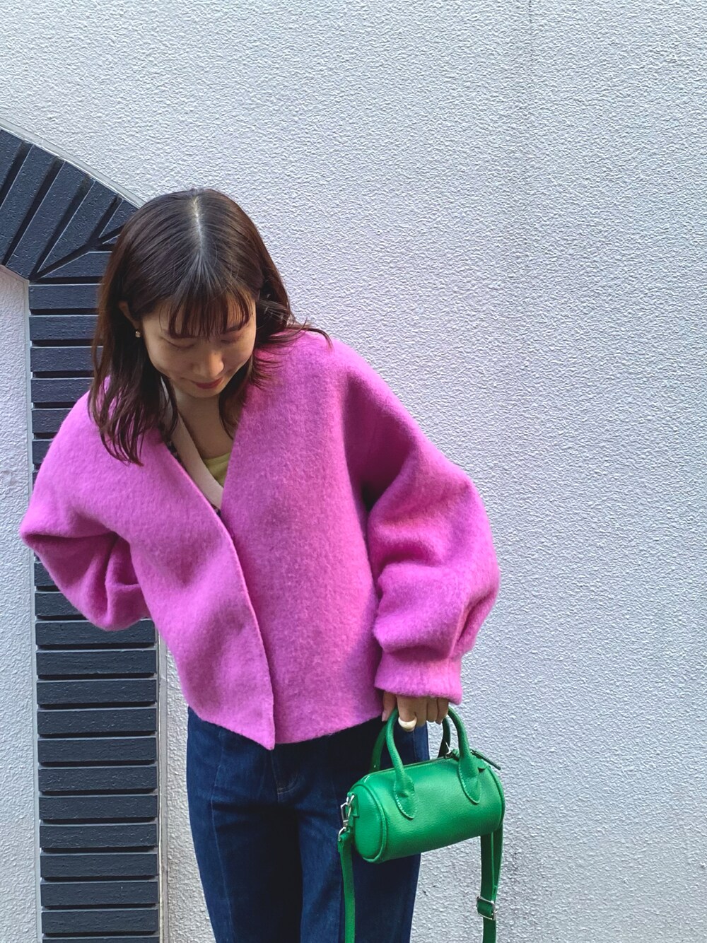 「だから秋服が好き、秋コーデ、オトナカジュアル、秋服、秋トレンド2021、秋アウター、アウター、ピンク」｜「Alley by w closetの【Alley】スライバーVネックショートジャケット（ノーカラージャケット、ピンク系）」を使った、kitano manamiさん（レディース・158cm）の秋コーディネートの1枚目の写真