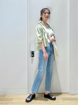 「LAKOLE（ラコレ）のアイテム（スリッポン）」を使った、ハラミさん（レディース・167cm）の春コーディネート