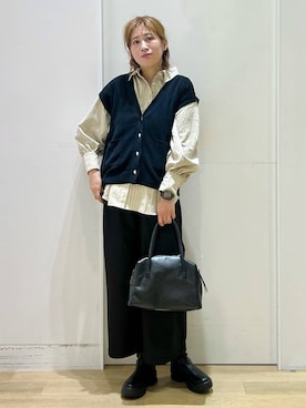 「LAKOLE（ラコレ）のツータックスラックスパンツ / 1052426（スラックス、ブラック系）」を使った、ハラミさん（レディース・167cm）の秋コーディネート