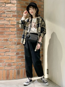 「niko and...（ニコアンド）のオリジナルコーデュロイバケットハット（ハット）」を使った、ハラミさん（レディース・167cm）の秋コーディネート