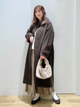 「ファー」｜「アイテム（ステンカラーコート）」を使った、ハラミさん（レディース・167cm）の秋コーディネート