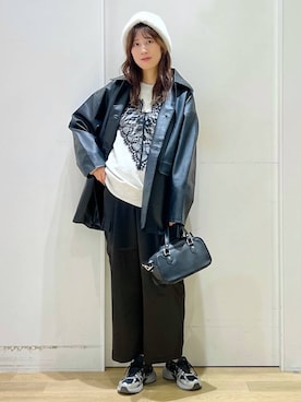 「アイテム（ステンカラーコート）」を使った、ハラミさん（レディース・167cm）の秋コーディネート