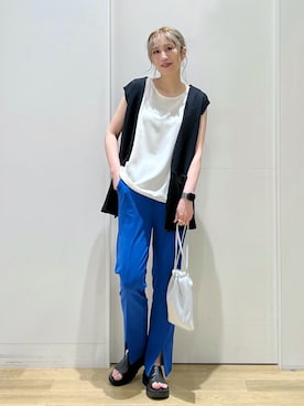 「ジレ」｜「アイテム（スリッポン）」を使った、ハラミさん（レディース・167cm）の夏コーディネート