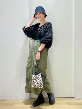 「高見え」｜「アイテム（口紅/リップティント/グロス）」を使った、ハラミさん（レディース・167cm）の秋コーディネート