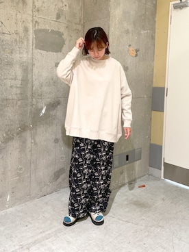 「花柄パンツ」｜ricochanさん（レディース・162cm）の秋コーディネート