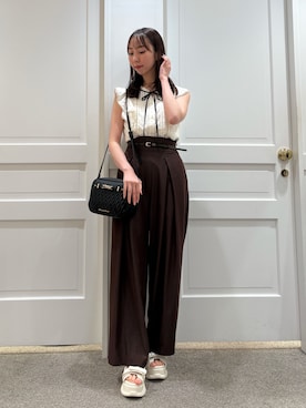 「JILL by JILL STUART（ジルバイジルスチュアート）の合皮ベルト付ワイドパンツ（その他パンツ、ブラウン系）」を使った、yurinajillbyさん（レディース・154cm）の夏コーディネート