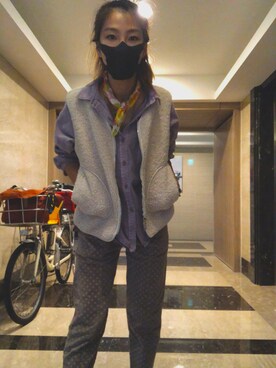 「アイテム（チノパンツ、ゴールド系）」を使った、effly123さん（レディース・168cm）の春コーディネート