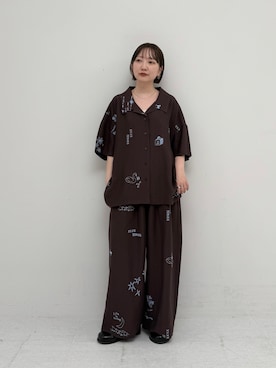 「KBF（ケイビーエフ）のTATTOOオーバーシャツ（シャツ/ブラウス、ブラウン系）」を使った、まっちゃんさん（レディース・154cm）の春コーディネート