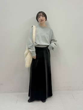 「KBF（ケイビーエフ）の『WEB限定』エンブロイダリーコンパクトスウェット（スウェット、グレー系）」を使った、まっちゃんさん（レディース・154cm）の秋コーディネート