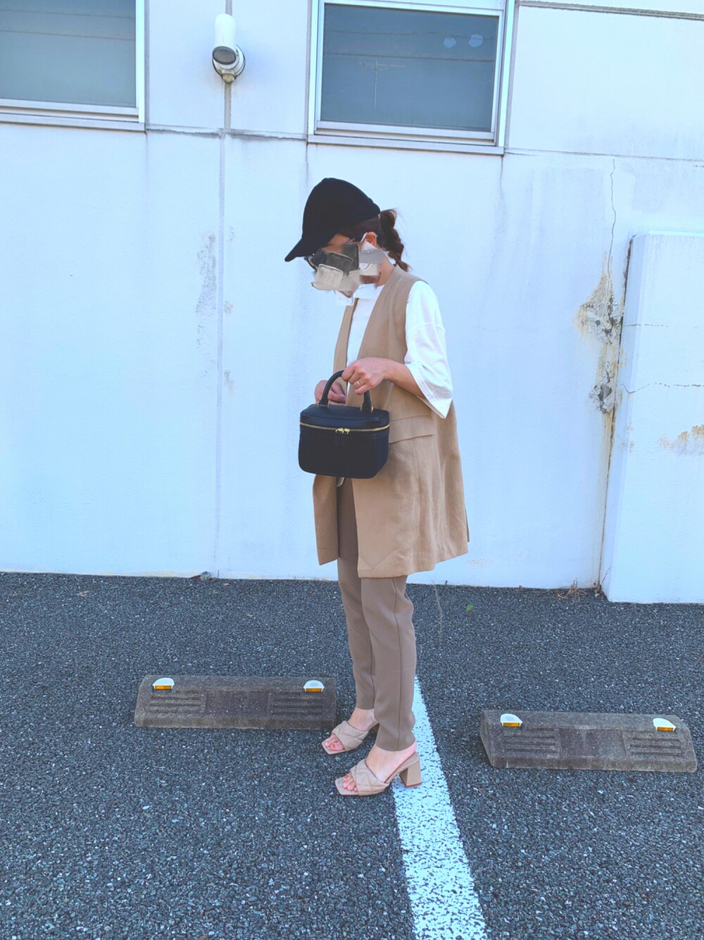 「キャップ、ベスト、低身長、秋」｜「ZARAのアイテム（サンダル、ベージュ系）」を使った、ohanabouさん（レディース・154cm）の秋コーディネートの1枚目の写真