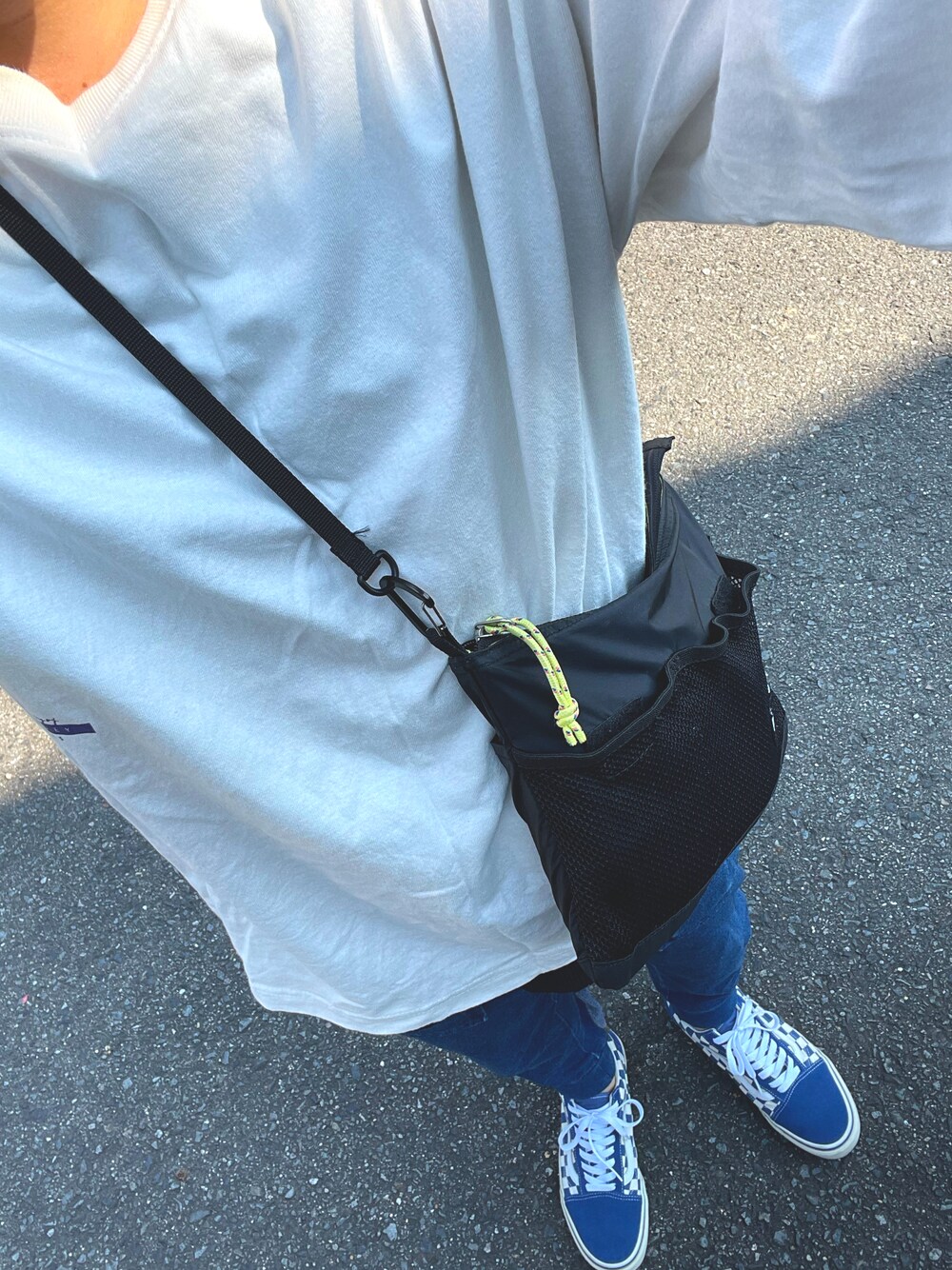「秋のコーデ、シンプルコーデ、ゆるコーデ、オーバーサイズ、いいね、save、フォローお願いします🤑」｜「VANSのVANS/OLD SKOOL（スニーカー、ブルー系）」を使った、sasakatuさん（メンズ・163cm）の秋コーディネートの1枚目の写真