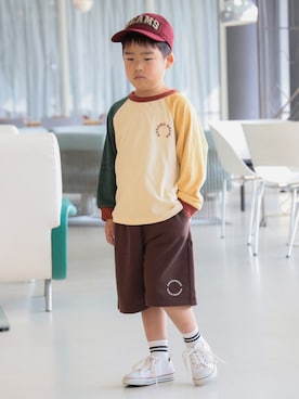 「こども ビームス（コドモビームス）のBEAMS × こども ビームス / BEAMS サガラ刺繍 ベーシック キャップ 2026（47～61cm）（キャップ、レッド系）」を使った、こども ビームスさん（キッズ・80cm）の春コーディネート
