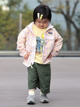 「こども ビームス（コドモビームス）のカーゴ ハーフ パンツ 26SS（90～140cm）（その他パンツ、グリーン系）」を使った、こども ビームスさん（キッズ・80cm）の春コーディネート