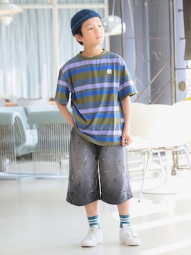 「こども ビームス（コドモビームス）のBEAMS × こども ビームス / クォーターレングス ペインター ワイド デニムパンツ 2026（110～160cm）（デニムパンツ、ブラック系）」を使った、こども ビームスさん（キッズ・80cm）の春コーディネート