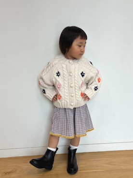 「こども ビームス（コドモビームス）のチェック プリーツ スカート 2026FW（90～140cm）通学スタイル 女の子 プリーツ加工 トレンド（スカート、ホワイト系）」を使った、こども ビームスさん（キッズ・70cm）の夏コーディネート