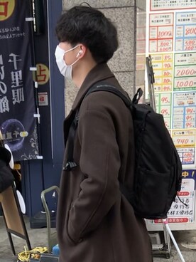 「アイテム（チェスターコート、ブラウン系）」を使った、ugyuihuさん（メンズ・167cm）の春コーディネート