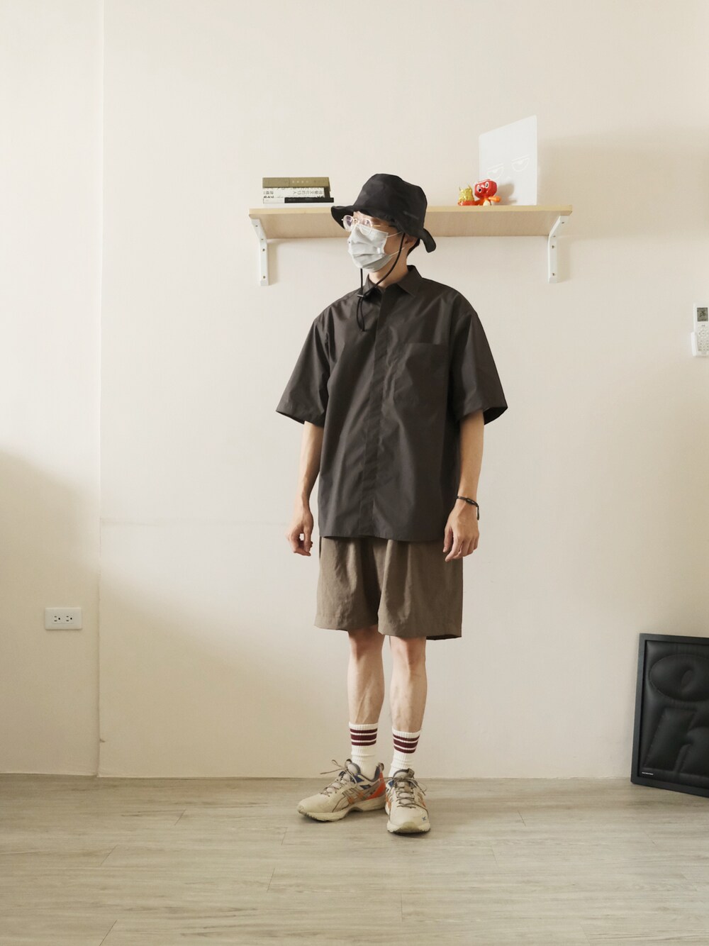 「休日スタイル、今日のコーデ、春夏コーデ、春服、GU、レイヤードスタイル、ootd」｜「GUのアイテム（シャツ/ブラウス、グレー系）」を使った、Kennyさん（メンズ・169cm）の春コーディネートの1枚目の写真