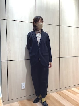 「アイテム（ビジネスシャツ、ベージュ系）」を使った、TOKYO SHIRTS 盛岡イオンモール店さん（レディース・165cm）の冬コーディネート