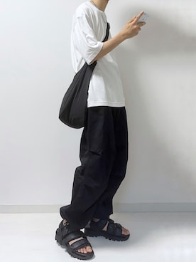 「みんなの白Tフェス」｜「アイテム（カーゴパンツ）」を使った、SV / えすぶいさん（メンズ・173cm）の夏コーディネート