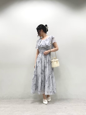 「one after another NICE CLAUP(ワンアフターアナザーナイスクラップ)のアレンジスリーブフリルロングワンピース(ワンピース、ブルー系)」を使った、marikoさん(レディース・162cm)の春コーディネート