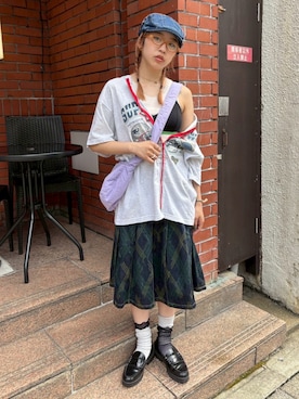 「アイテム（デニムスカート）」を使った、miyu kaneko さん（レディース・160cm）の秋コーディネート