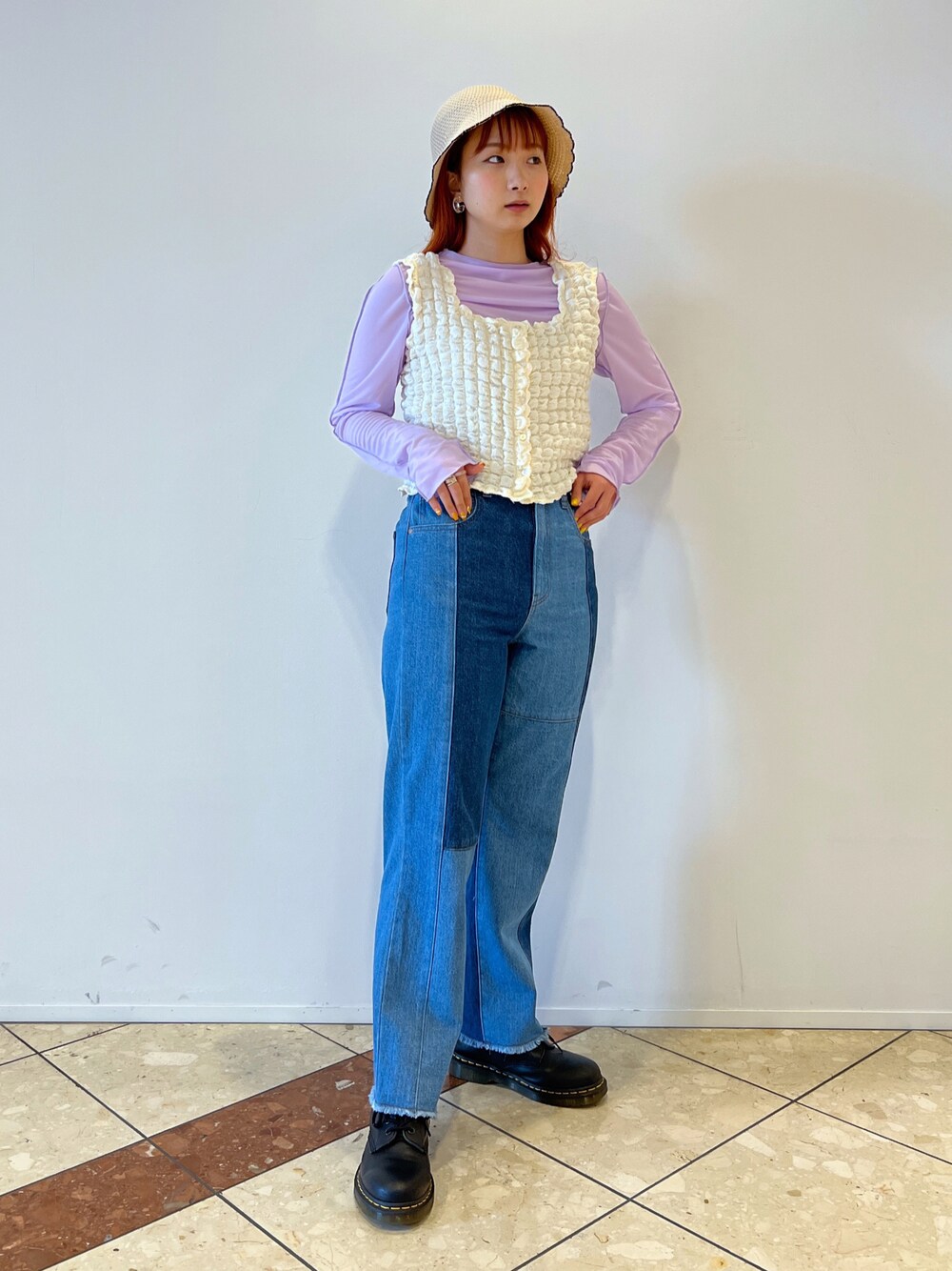 「w closetの2WAYシアーフィンガーホールプルオーバー（Tシャツ/カットソー、パープル系）」を使った、なつみさん（レディース・159cm）の春コーディネートの1枚目の写真