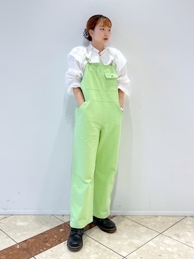 「w closet（ダブルクローゼット）のアイテム（オールインワン・サロペット）」を使った、なつみさん（レディース・159cm）の春コーディネート