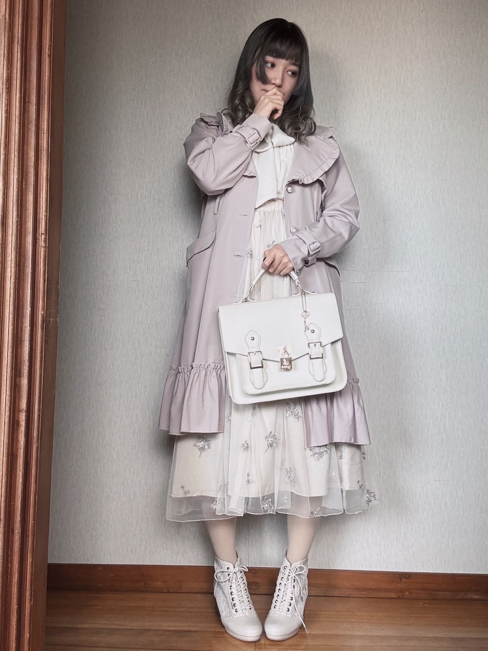 「ピンクコーデ、淡色女子、フェミニンコーデ、ガーリーコーデ、春コーデ、ロマンティックコーデ、上品カジュアル」｜「Amavelのアイテム（バックパック/リュック、ホワイト系）」を使った、すずらんさん（骨格ウェーブ・レディース・162cm）の冬コーディネートの1枚目の写真