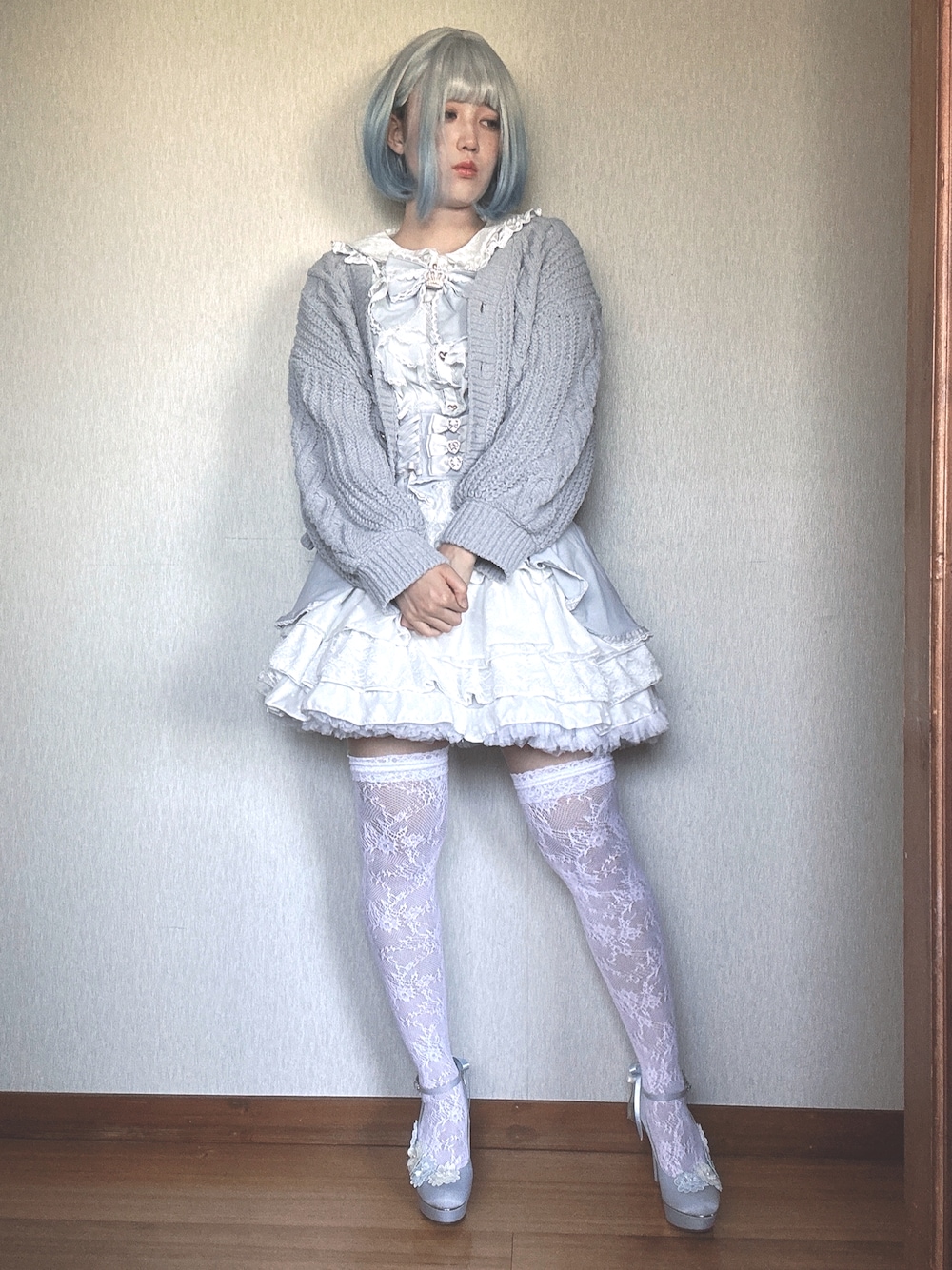 「リズリサ、デートコーデ、ガーリーコーデ」｜「LIZ LISAのアイテム（シャツ/ブラウス、ブルー系）」を使った、すずらんさん（骨格ウェーブ・レディース・162cm）の秋コーディネートの1枚目の写真