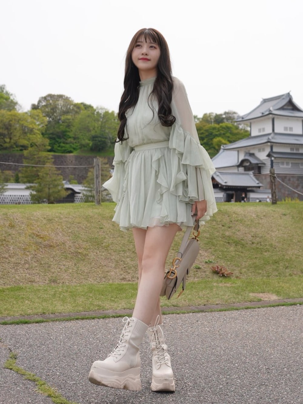 ラッフルミニセットアップを使った人気ファッションコーディネート - WEAR