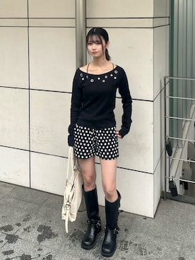 「WHO'S WHO gallery（フーズフーギャラリー）のアイレットオフショルトップス（Tシャツ/カットソー、ブラック系）」を使った、makiさん（レディース・159cm）の春コーディネート