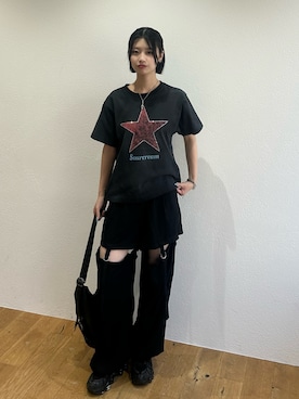 「Sourcream（サワークリーム）の【UNISEX】【Sourcream】ラインストーンスターグラフィックTEE（Tシャツ/カットソー、ブラック系）」を使った、makiさん（レディース・159cm）の夏コーディネート