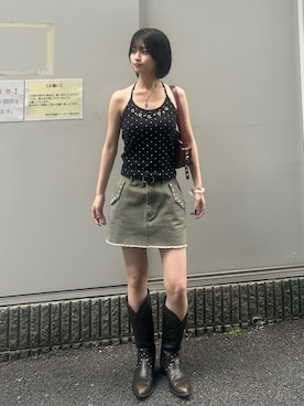 「WHO'S WHO gallery（フーズフーギャラリー）のカップ付きアイレットホルターキャミ（キャミソール、ブラック系）」を使った、makiさん（レディース・159cm）の夏コーディネート