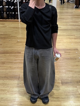 「VELNUS(ベルナス)の【VELNUS】Cropped V-Neck Ribbed Knit Long-Sleeve T-Shirt/クロップド Vネック リブニットロングTシャツ(Tシャツ/カットソー)」を使った、けいさん(メンズ・177cm)の秋コーディネート