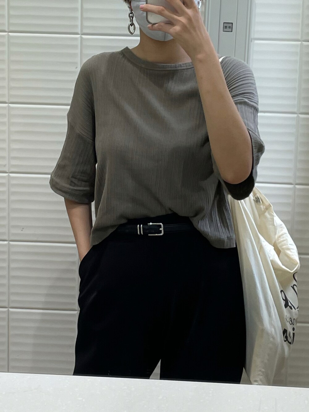 「chocol raffine robeのアイテム（Tシャツ/カットソー、グリーン系）」を使った、M.Uさん（レディース・168cm）の秋コーディネートの1枚目の写真