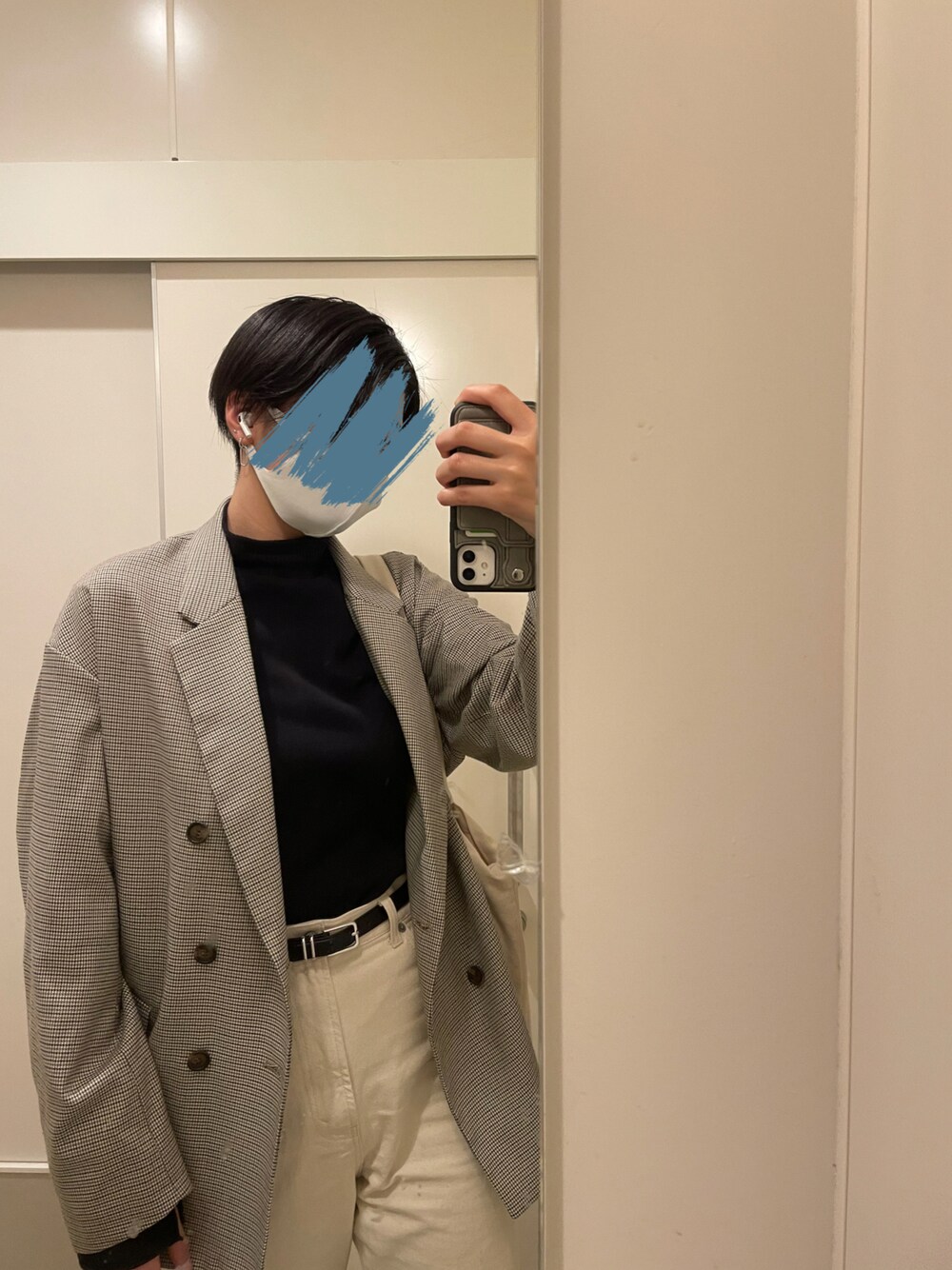 「GUのアイテム（ニット/セーター、ブラック系）」を使った、M.Uさん（レディース・170cm）の秋コーディネートの1枚目の写真