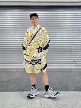 「oqLiq（オークリック）のアイテム（トップス）」を使った、figureboyさん（メンズ・180cm）の夏コーディネート