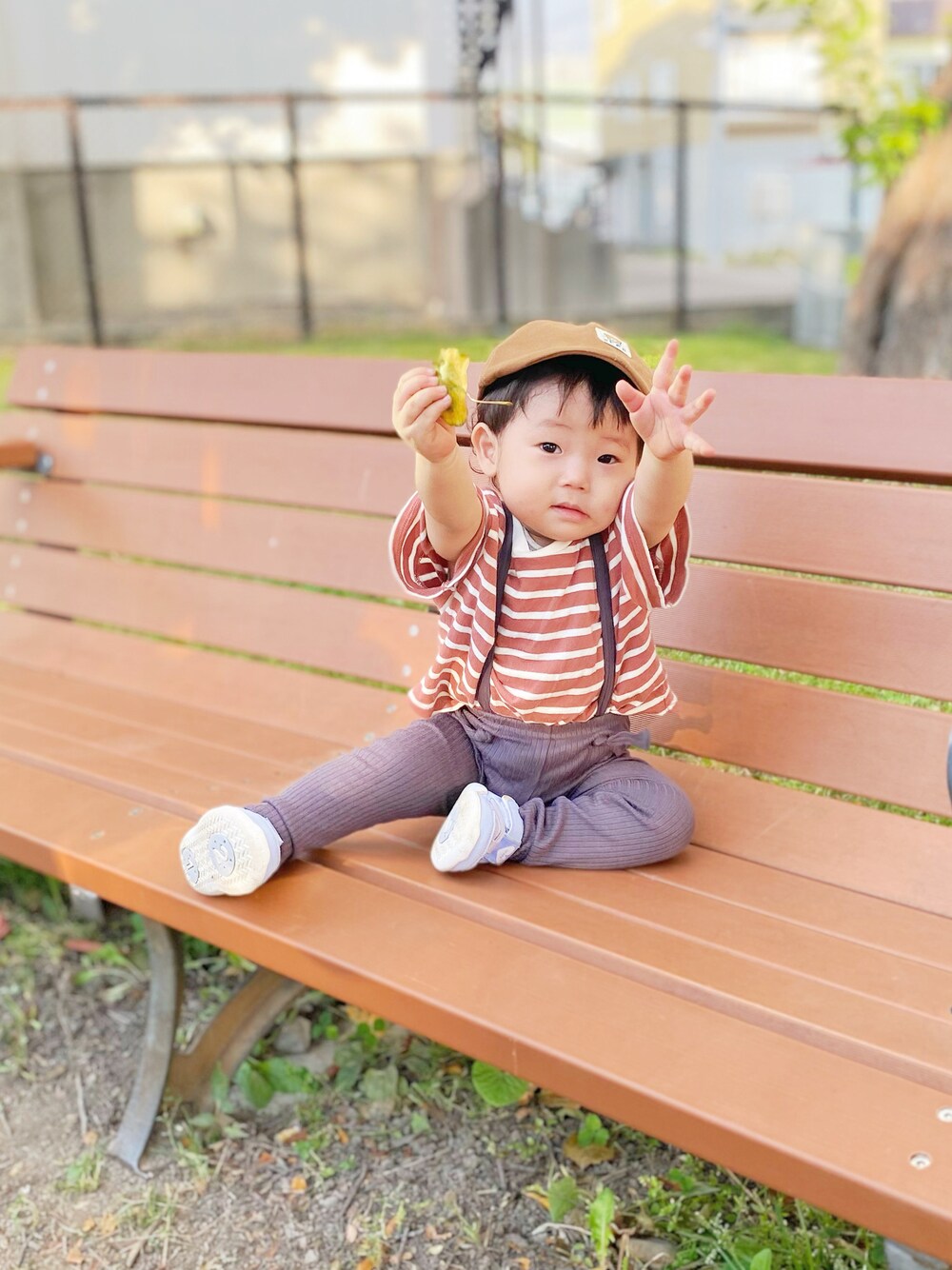 「キッズファッション、1歳、プチプラ、男の子ベビー、男の子コーデ、おとこのこ、韓国子供服、むすこふく」｜「apres les coursのアイテム（Tシャツ/カットソー、ブラウン系）」を使った、itmuuuuuさん（キッズ・80cm）の秋コーディネートの1枚目の写真