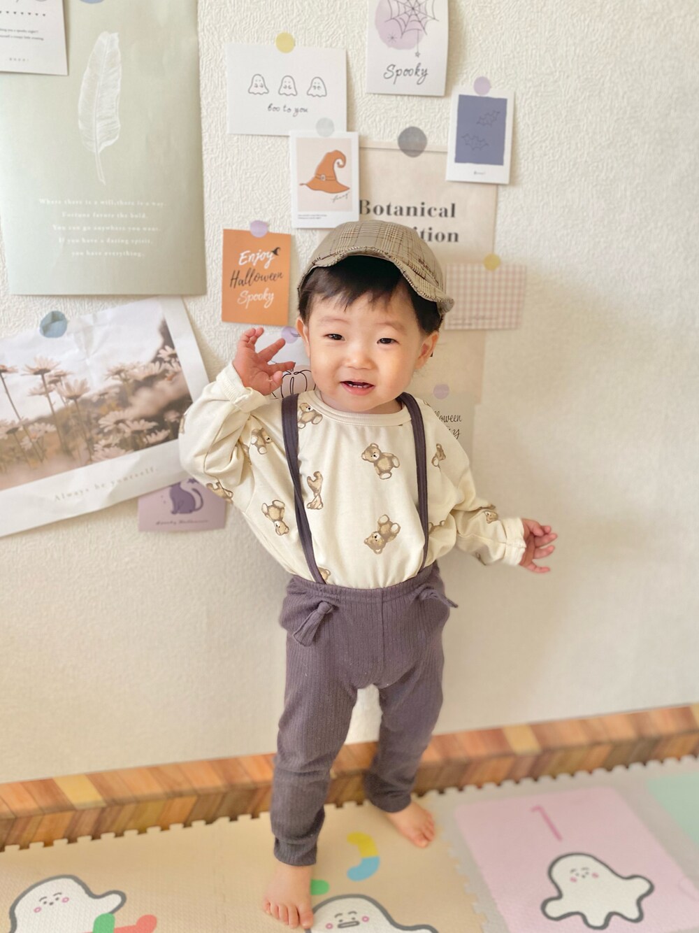 「キッズコーデ、キッズファッション、秋コーデ、プチプラ、西松屋、男の子ベビー、1歳、くまさん」｜「西松屋のアイテム（サロペット/オーバーオール、ブラック系）」を使った、itmuuuuuさん（キッズ・80cm）の秋コーディネートの1枚目の写真
