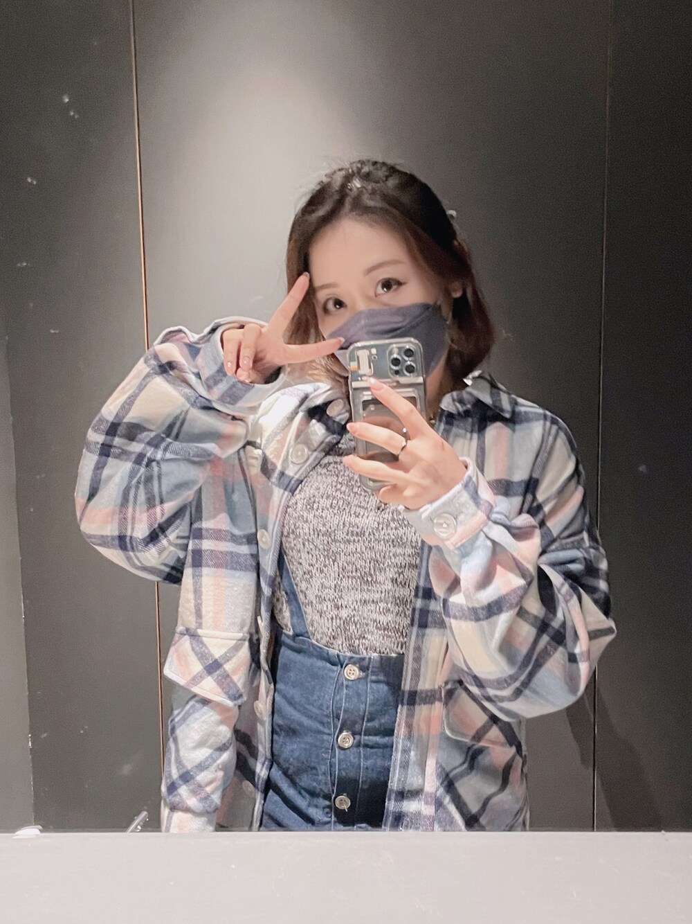 「plaid、denim、Shirt」｜「H&Mのアイテム（ニット/セーター、ブルー系）」を使った、ココ 💭さん（レディース・157cm）の冬コーディネートの1枚目の写真