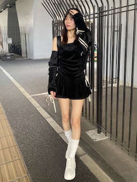 「one after another NICE CLAUP（ワンアフターアナザーナイスクラップ）のアイテム（スニーカー）」を使った、moeさん（レディース・174cm）の秋コーディネート